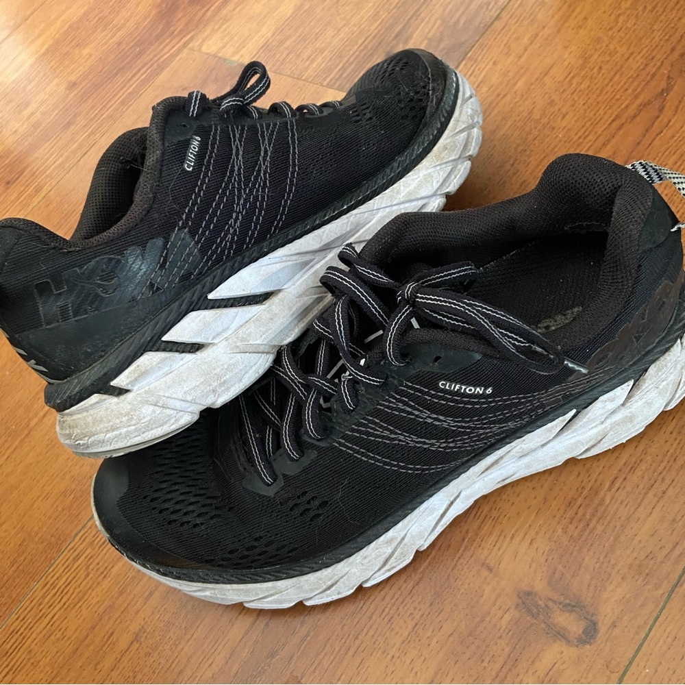 Hoka sneaker